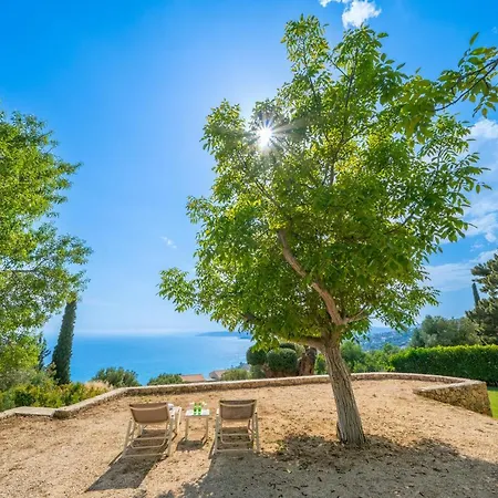 Semesterbostad Lourdas Bay View