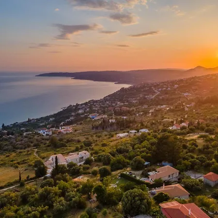 Lourdas Bay View Semesterbostad Simotáta