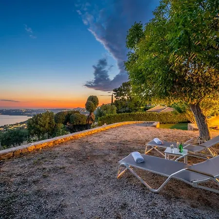 Lourdas Bay View Simotáta